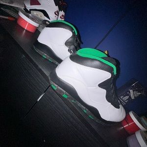 Jordan 10 retro Seattle great condition Size 11
